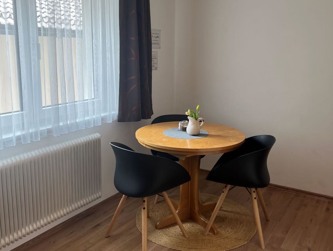 Esstisch mit Panoramablick