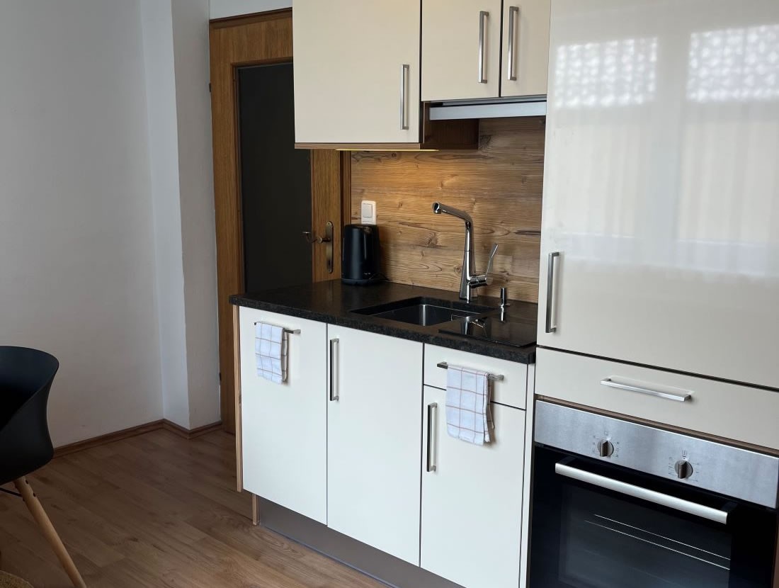 Geräumige Küche im Wohn-Esszimmer